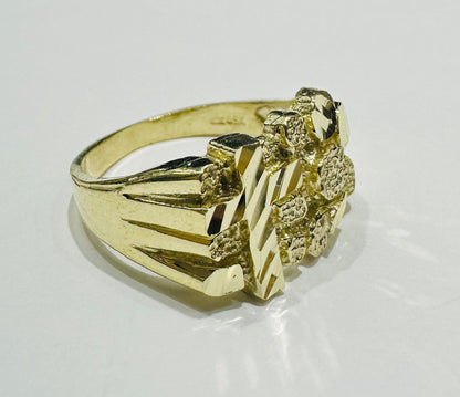 10K GOLD NUGGET CROSS RING- WEIGHT: 4.2gm