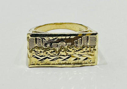 10K GOLD LAST SUPPER RING- WEIGHT: 4.6gm