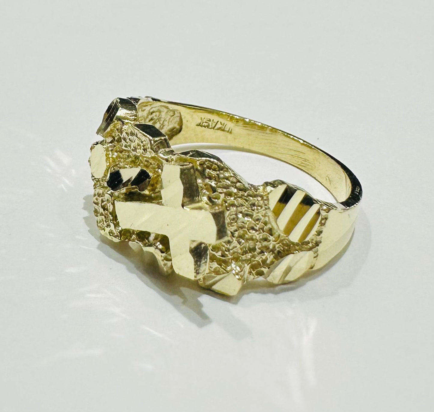 10K GOLD NUGGET CROSS RING- WEIGHT: 3.7gm