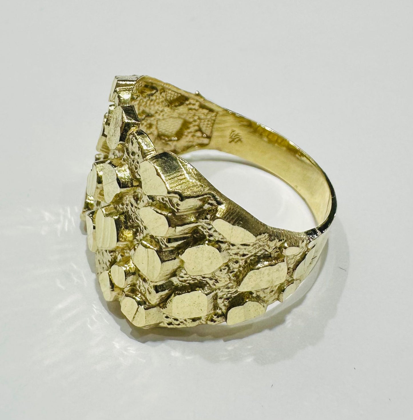 10K GOLD NUGGET RING- WEIGHT: 6.5gm