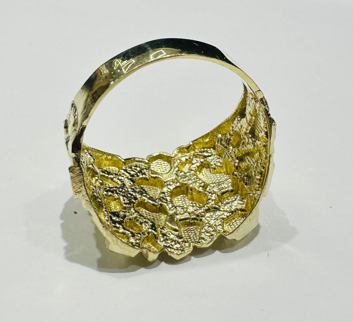 10K GOLD NUGGET RING- WEIGHT: 6.2gm