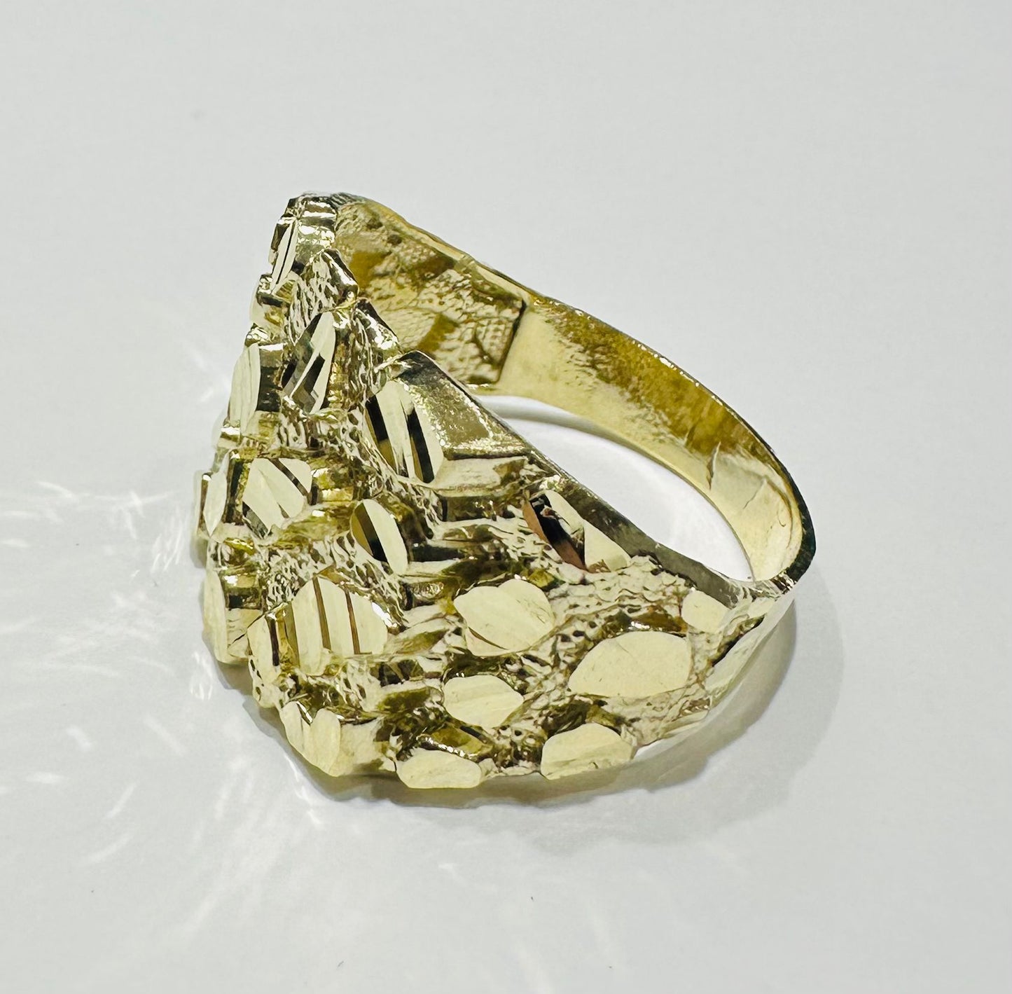 10K GOLD NUGGET RING- WEIGHT: 6.2gm