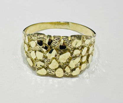 10K GOLD NUGGET RING- WEIGHT: 1.9gm