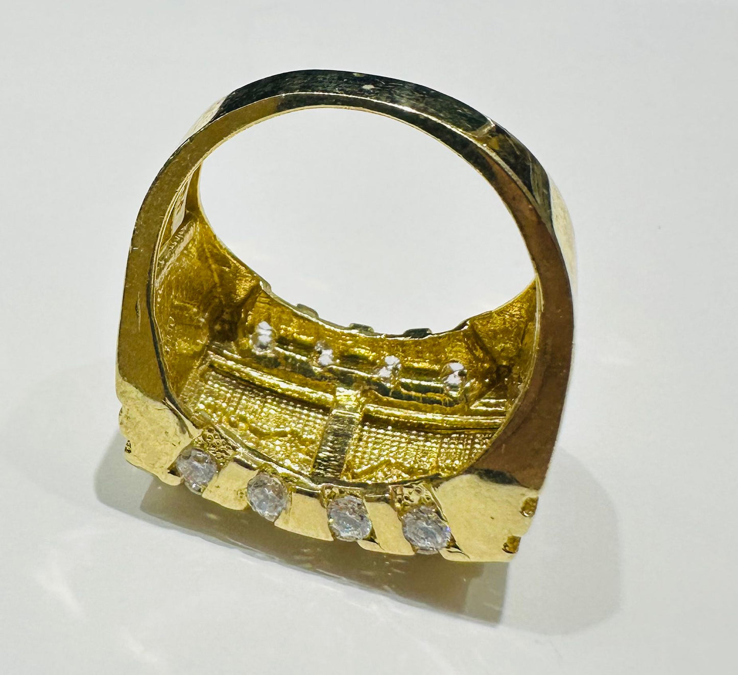 10K GOLD LAST SUPPER RING WITH WHITE SAPPHIRE- WEIGHT: 11.5gm