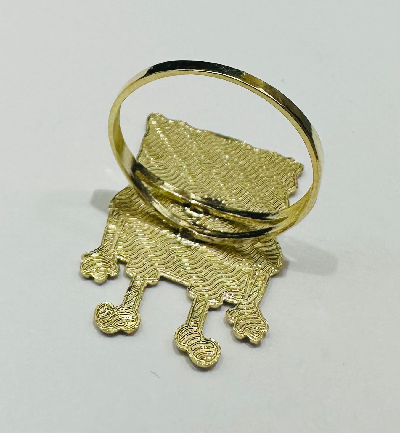 10K GOLD SPONGE BOB RING- WEIGHT: 2.8gm