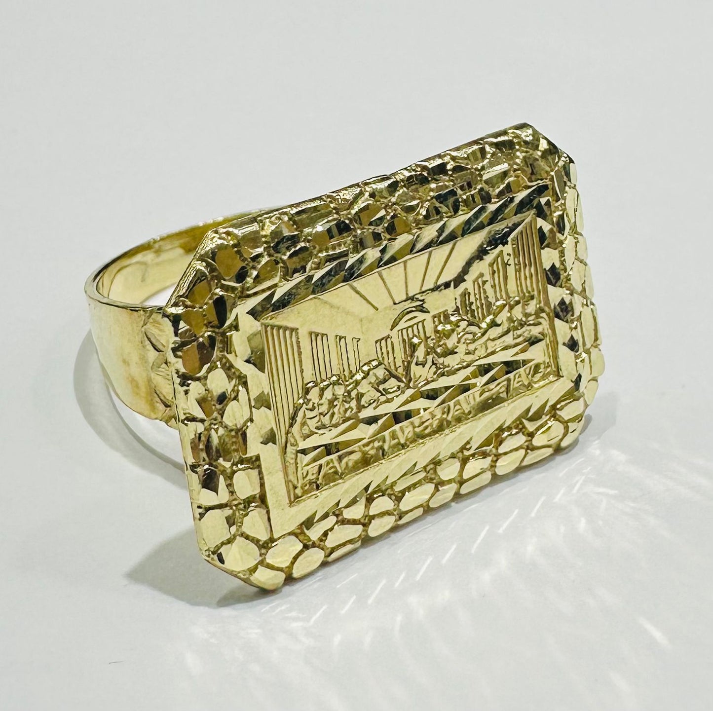 10K GOLD LAST SUPPER RING- WEIGHT: 6.1gm