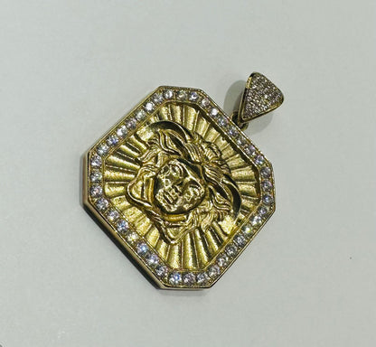 10K GOLD MEDUSA HEAD PENDANT WITH WHITE SAPPHIRE- WEIGHT: 8.8gm