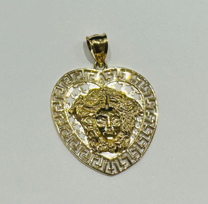 10K GOLD MEDUSA HEAD HEART PENDANT WEIGHT: 4.5gm