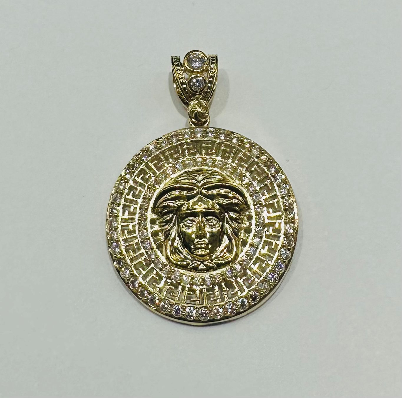 10K GOLD MEDUSA HEAD PENDANT WITH WHITE SAPPHIRE- WEIGHT: 4.2gm
