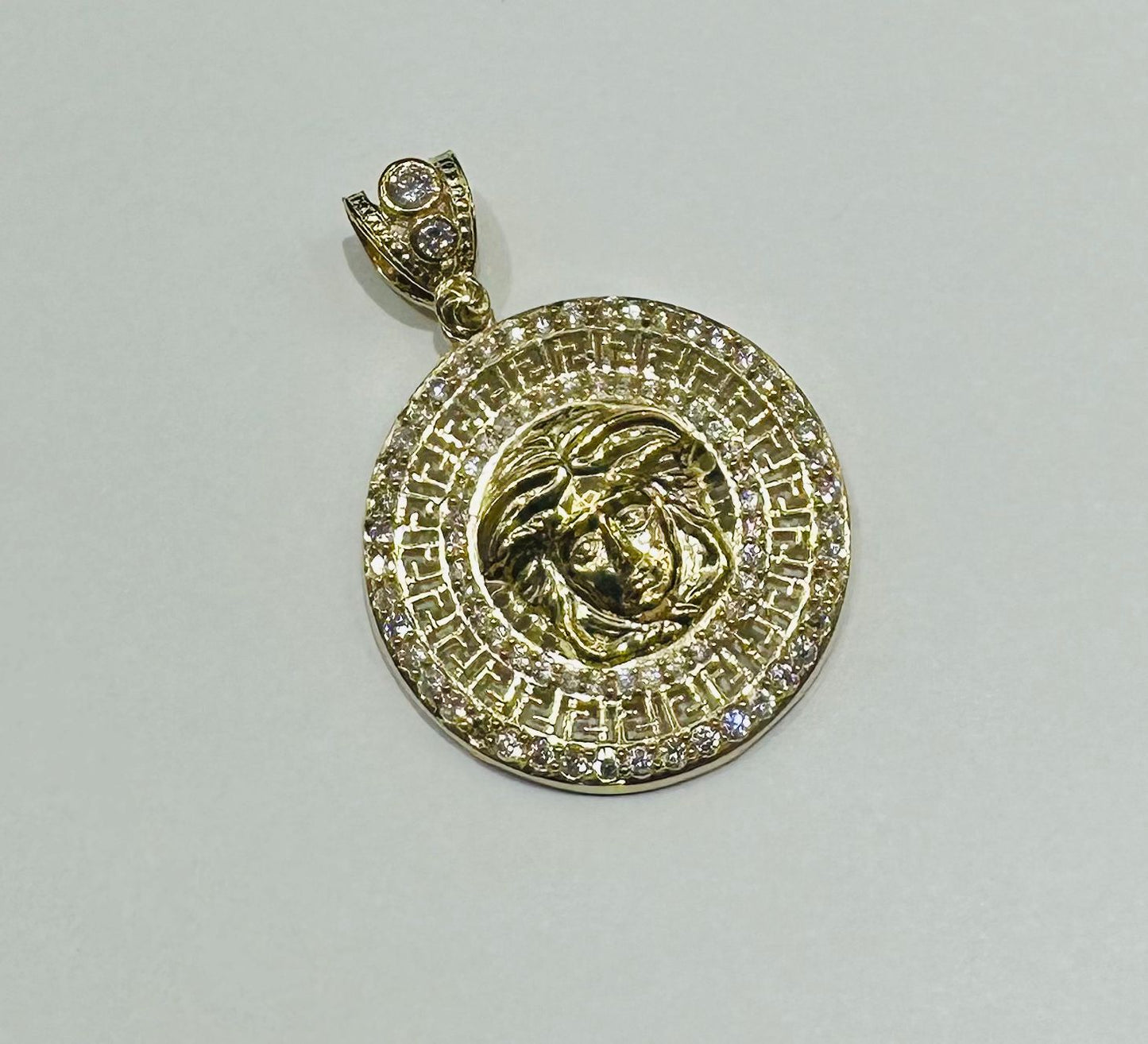10K GOLD MEDUSA HEAD PENDANT WITH WHITE SAPPHIRE- WEIGHT: 4.2gm
