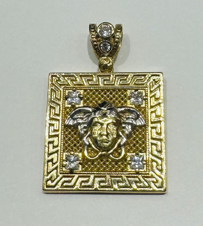 10K GOLD MEDUSA HEAD PENDANT WITH WHITE SAPPHIRE- WEIGHT: 5.4gm