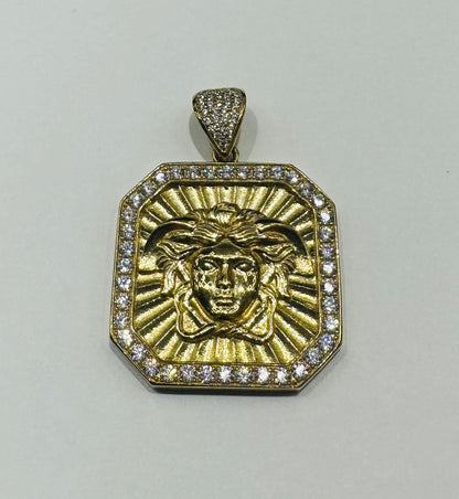 10K GOLD MEDUSA HEAD PENDANT WITH WHITE SAPPHIRE- WEIGHT: 8.8gm