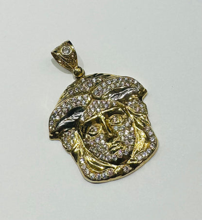 10K GOLD MEDUSA HEAD PENDANT WITH WHITE SAPPHIRE- WEIGHT: 6.2gm