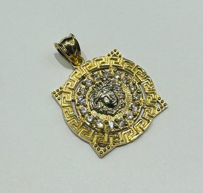 10K GOLD MEDUSA HEAD PENDANT WITH WHITE SAPPHIRE- WEIGHT: 3.9gm