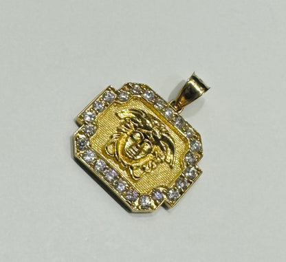 10K GOLD MEDUSA HEAD PENDANT WITH WHITE SAPPHIRE- WEIGHT: 2.8gm