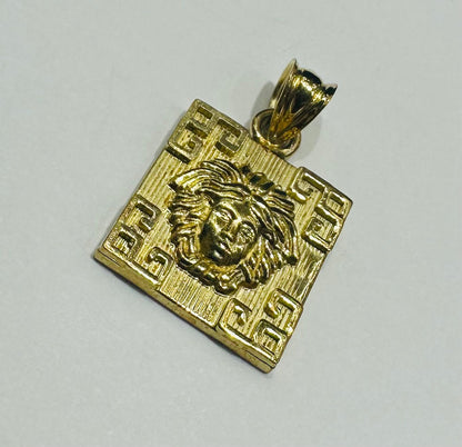 10K GOLD MEDUSA HEAD PENDANT- WEIGHT: 1.8gm