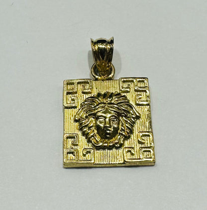 10K GOLD MEDUSA HEAD PENDANT- WEIGHT: 1.8gm