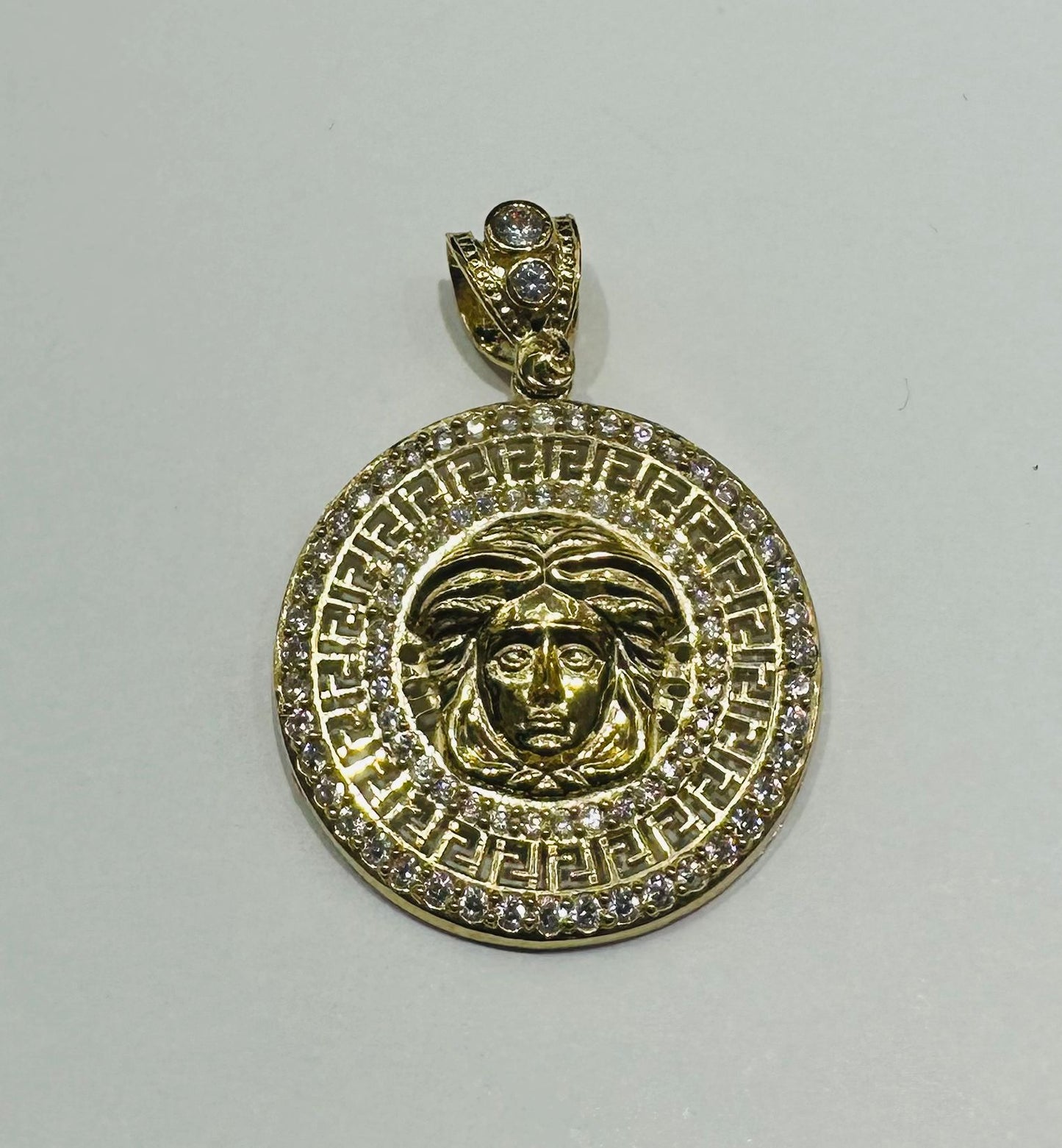 10K GOLD MEDUSA HEAD PENDANT WITH WHITE SAPPHIRE- WEIGHT: 4.2gm