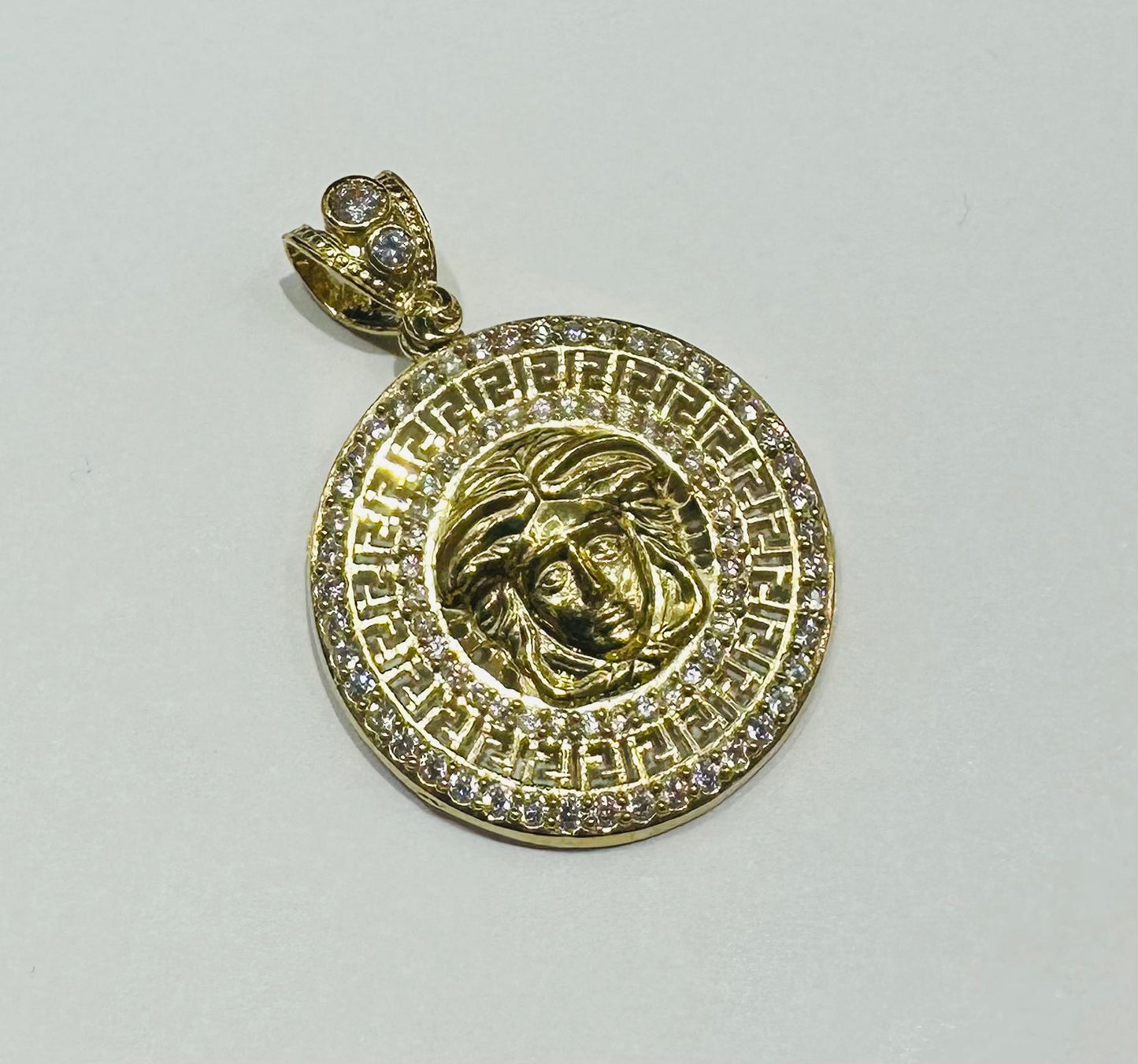 10K GOLD MEDUSA HEAD PENDANT WITH WHITE SAPPHIRE- WEIGHT: 4.2gm
