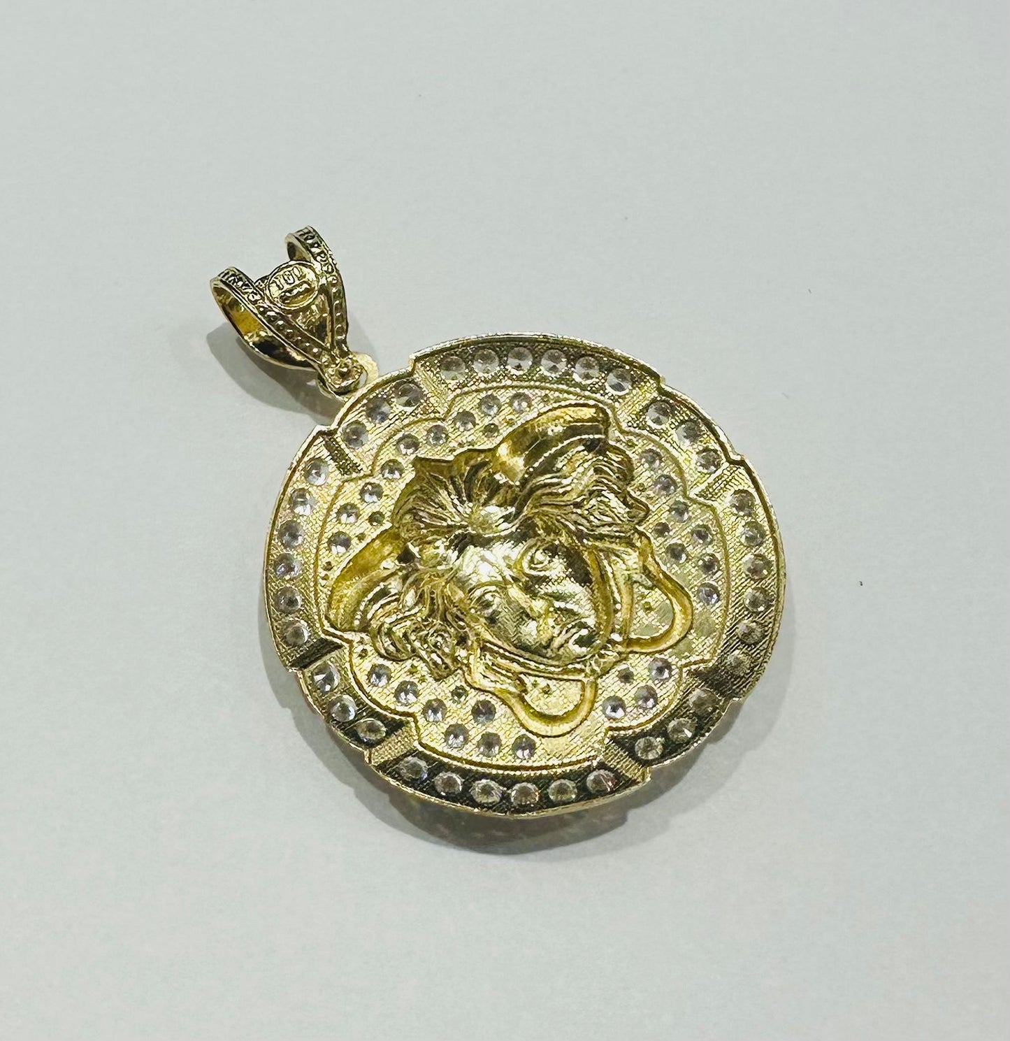 10K GOLD MEDUSA HEAD PENDANT WITH WHITE SAPPHIRE- WEIGHT: 8.1gm