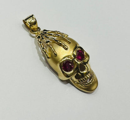 10K GOLD SKULL PENDANT WITH SAPPHIRE STONE- WEIGHT: 9.1gm