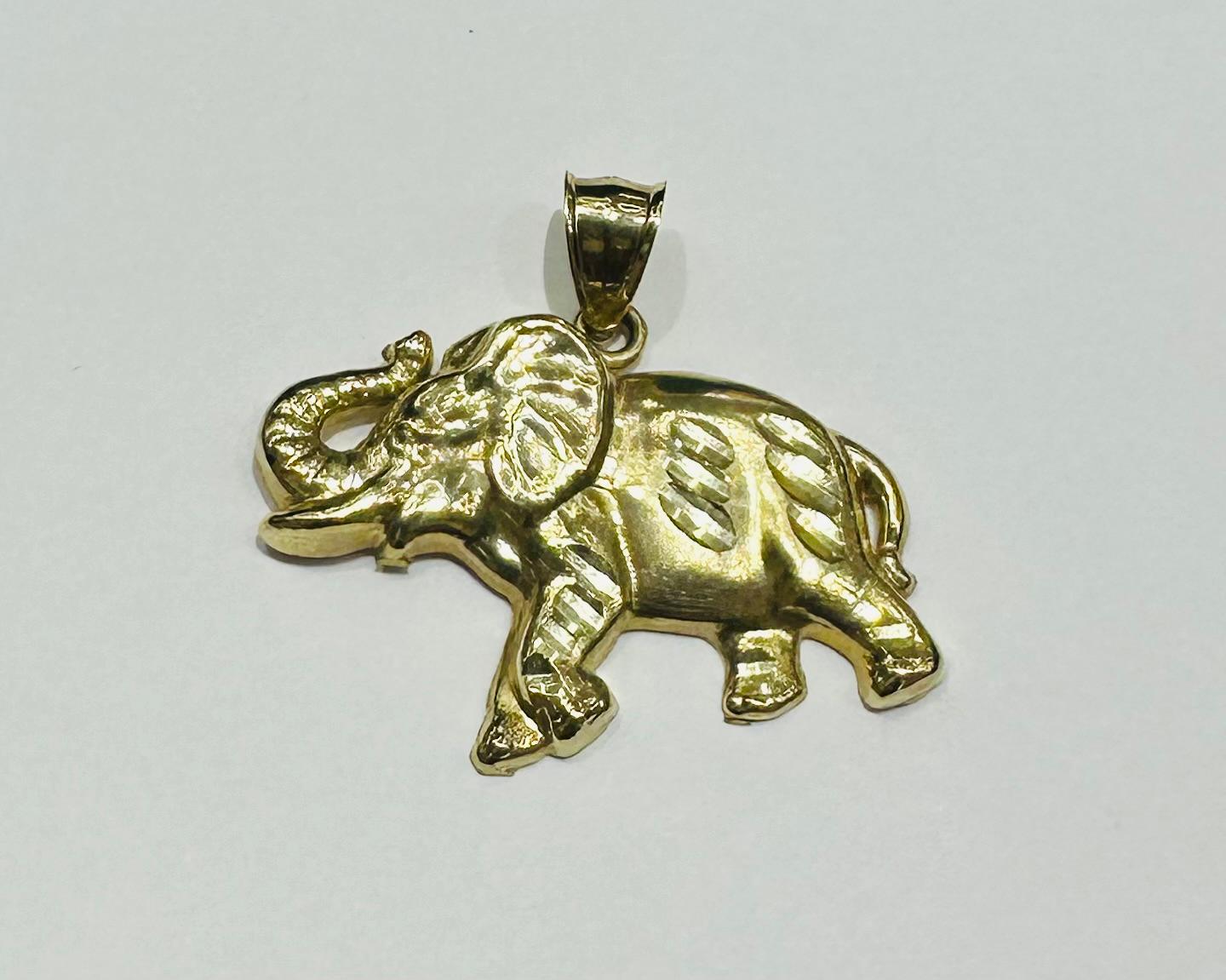 10K GOLD ELEPHANT PENDANT- WEIGHT: 3.7gm