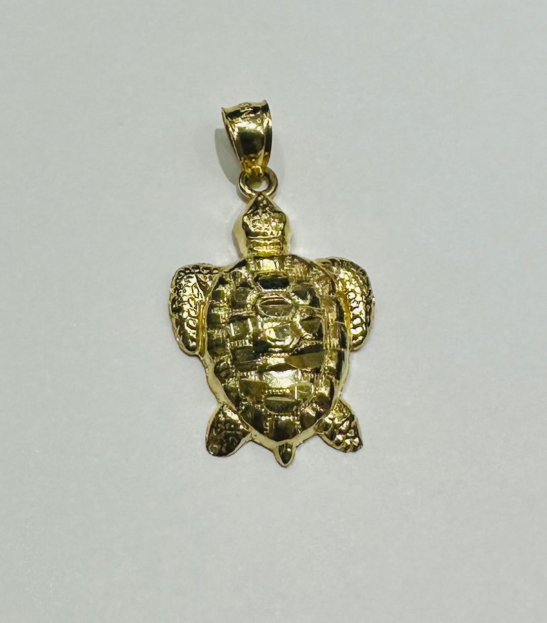 10K GOLD TURTLE PENDANT- WEIGHT: 1.4gm