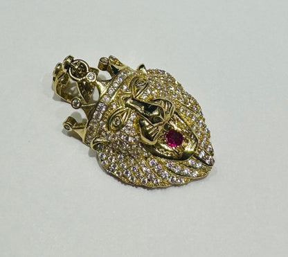 10K GOLD LION PENDANT WITH WHITE SAPPHIRE- WEIGHT: 6.1gm