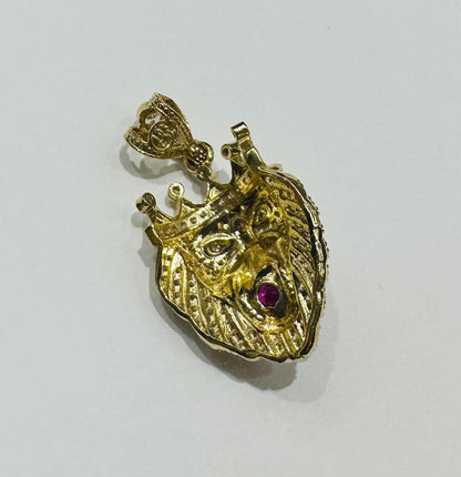 10K GOLD LION PENDANT WITH WHITE SAPPHIRE- WEIGHT: 6.1gm