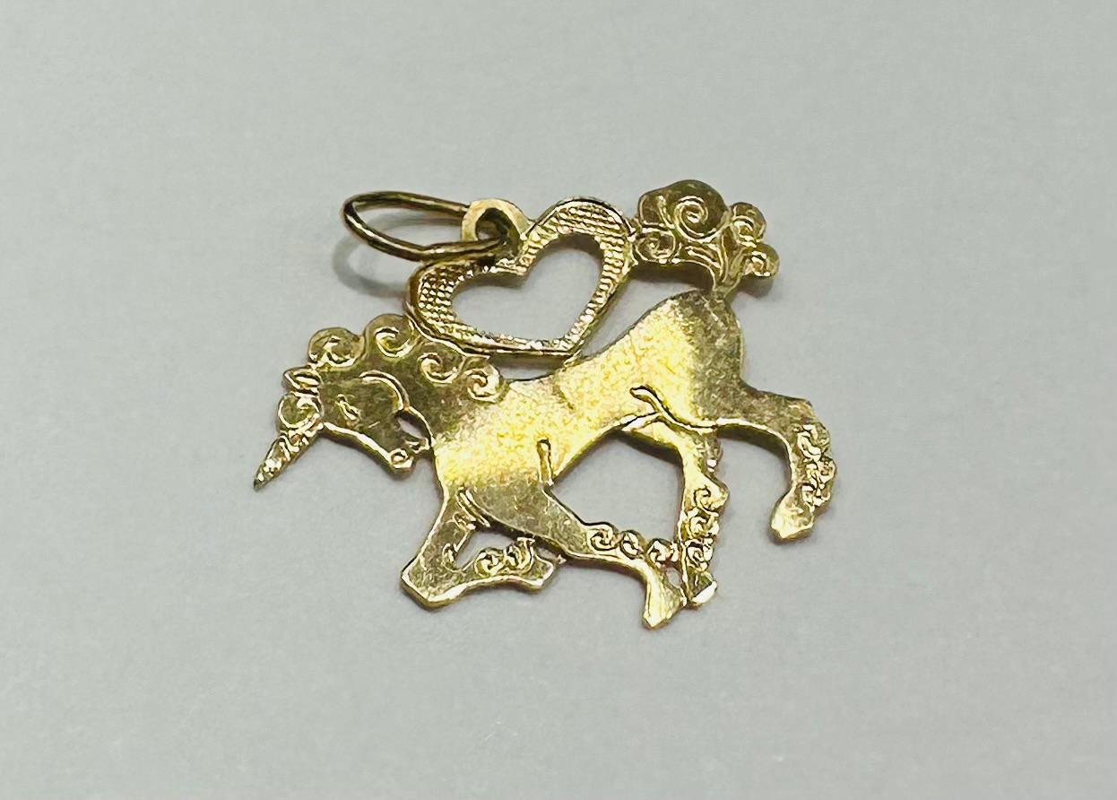 10K GOLD UNICORN CHARM PENDANT