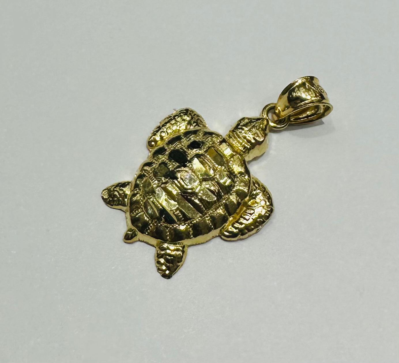 10K GOLD TURTLE PENDANT- WEIGHT: 1.4gm