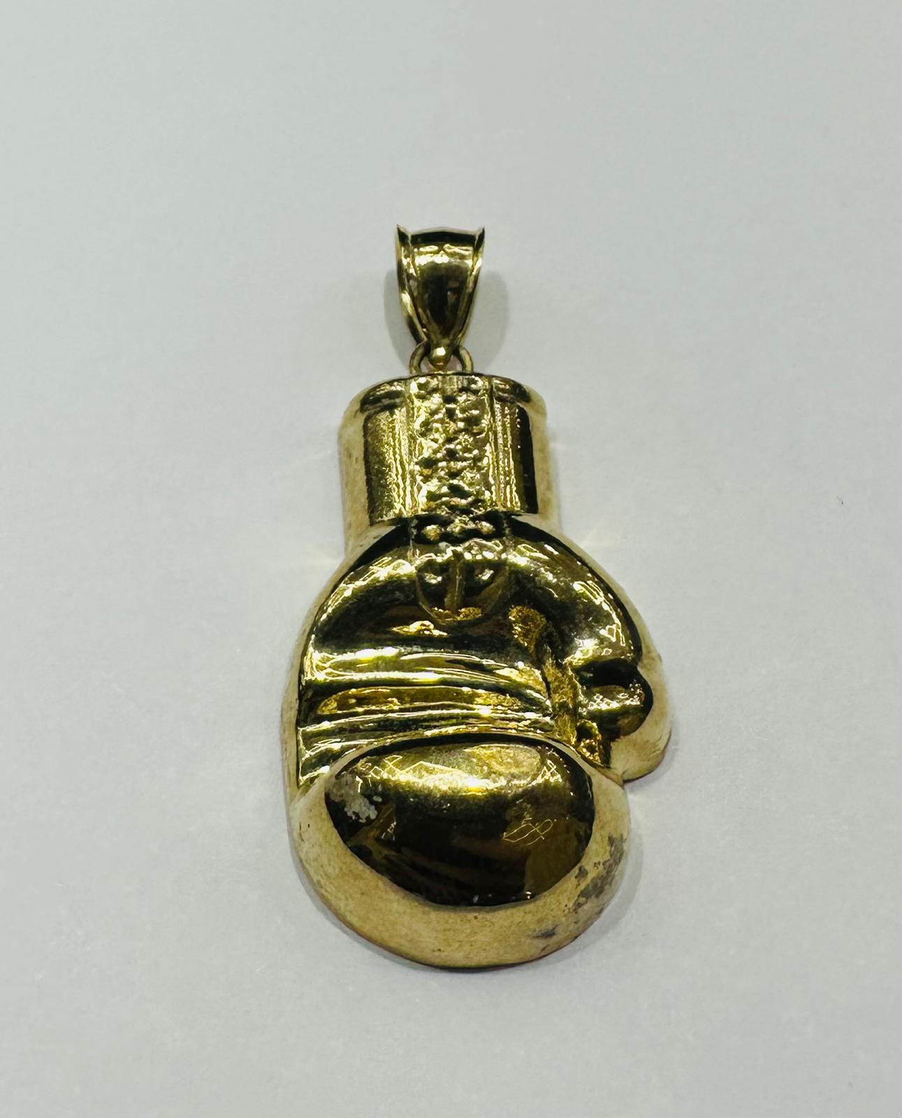 10K GOLD BOXING GLOVE PENDANT- WEIGHT:  5.3gm