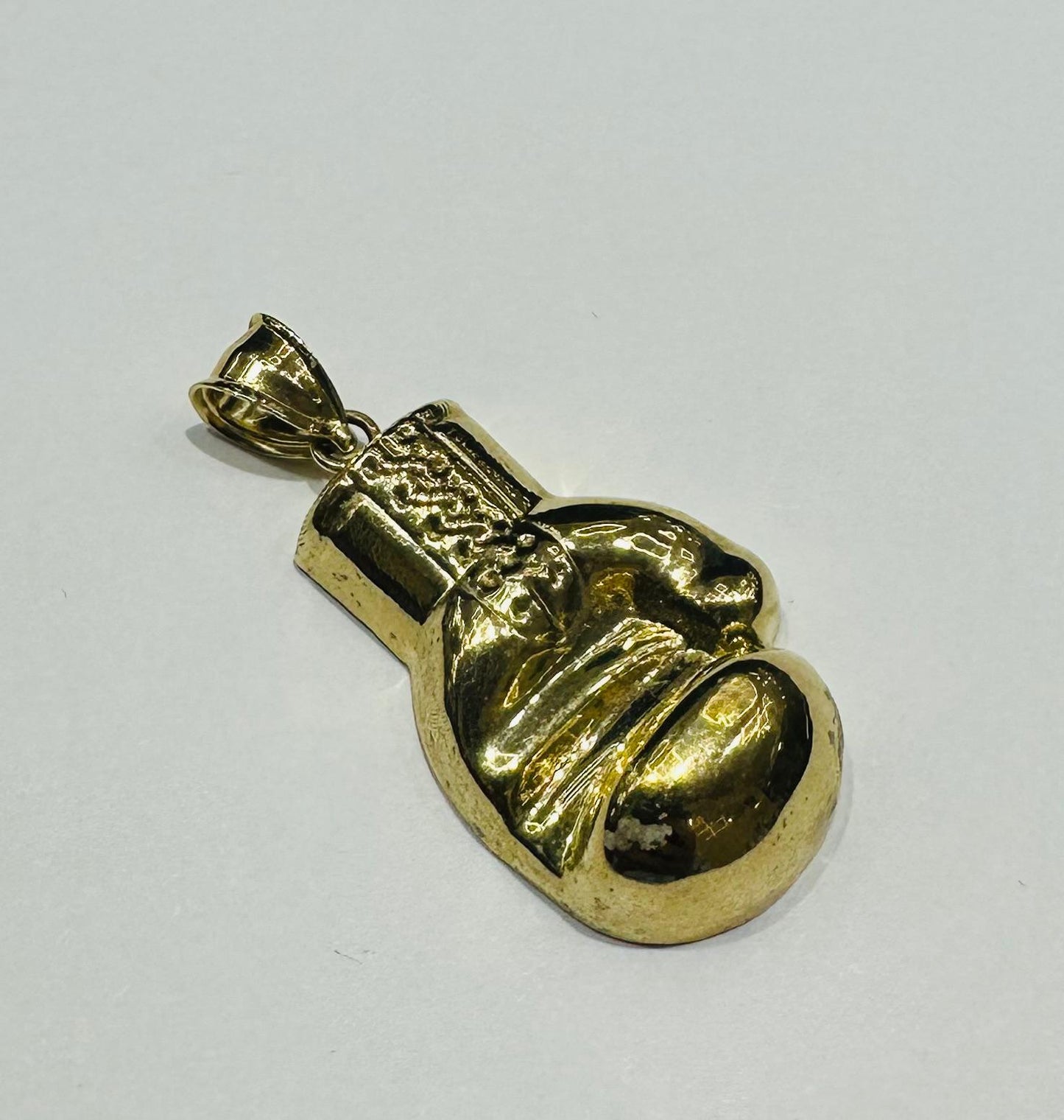 10K GOLD BOXING GLOVE PENDANT- WEIGHT:  5.3gm