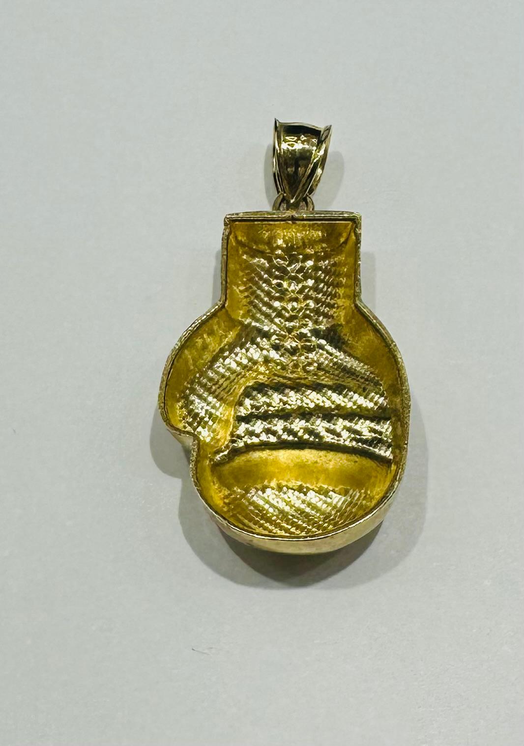10K GOLD BOXING GLOVE PENDANT- WEIGHT:  5.3gm