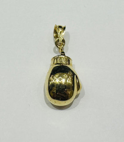 10K GOLD BOXING GLOVE PENDANT- WEIGHT:  3.8gm