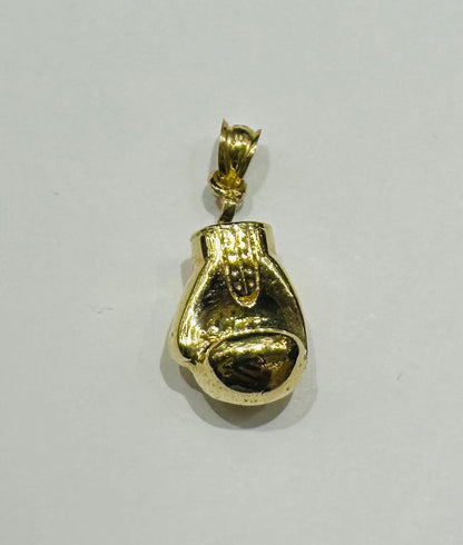 10K GOLD BOXING GLOVE PENDANT- WEIGHT:  3.8gm