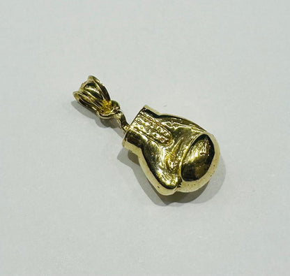 10K GOLD BOXING GLOVE PENDANT- WEIGHT:  3.8gm