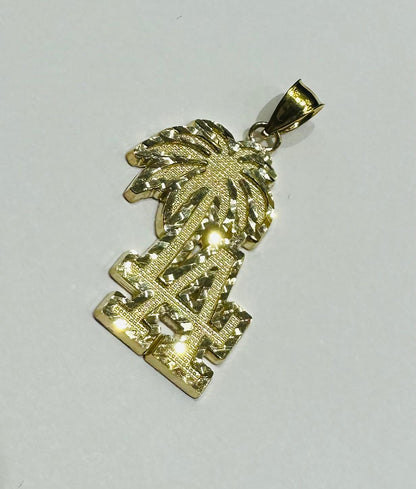 10K GOLD "LA" PENDANT- WEIGHT:  2.9gm