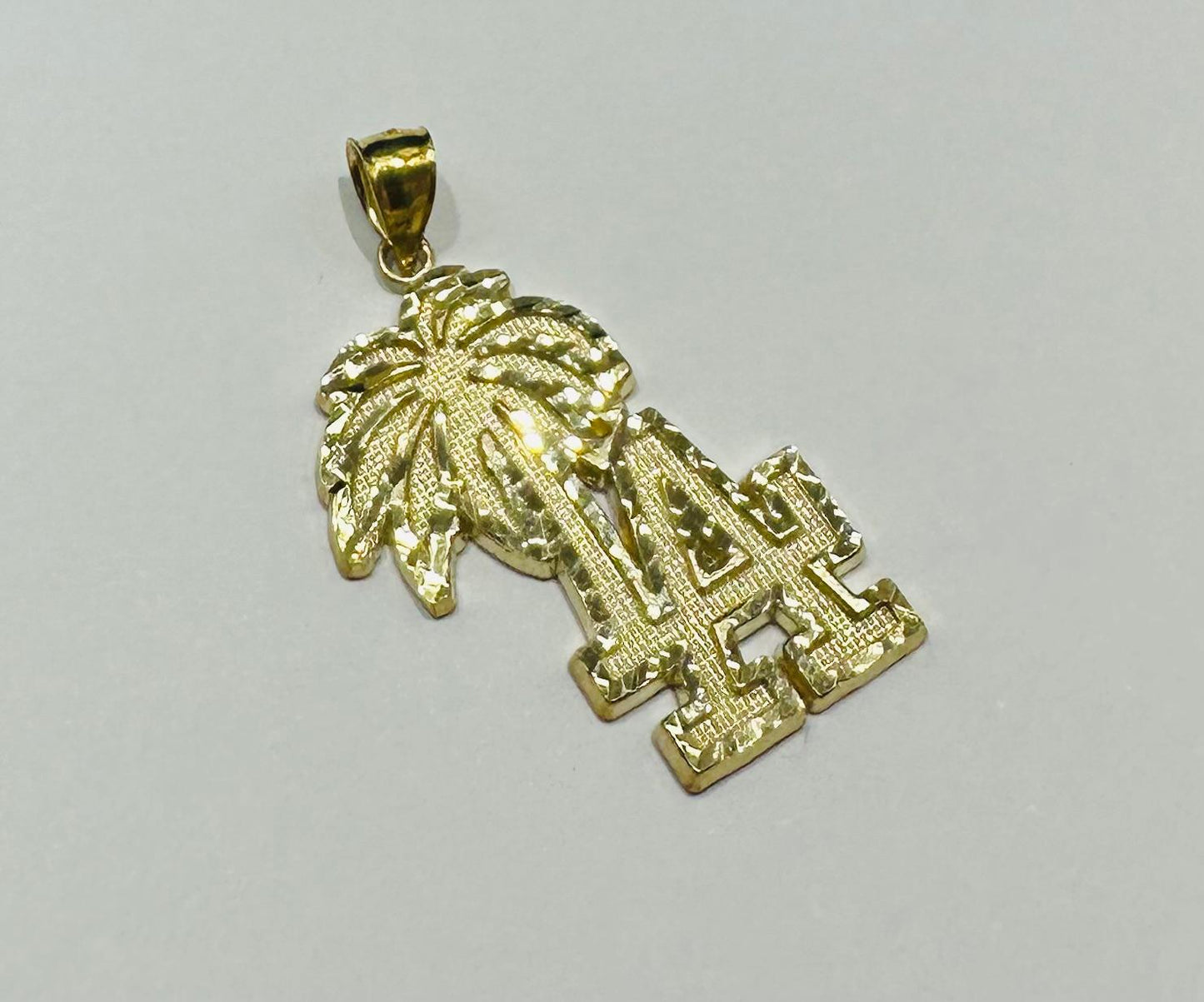 10K GOLD "LA" PENDANT- WEIGHT:  4.0gm