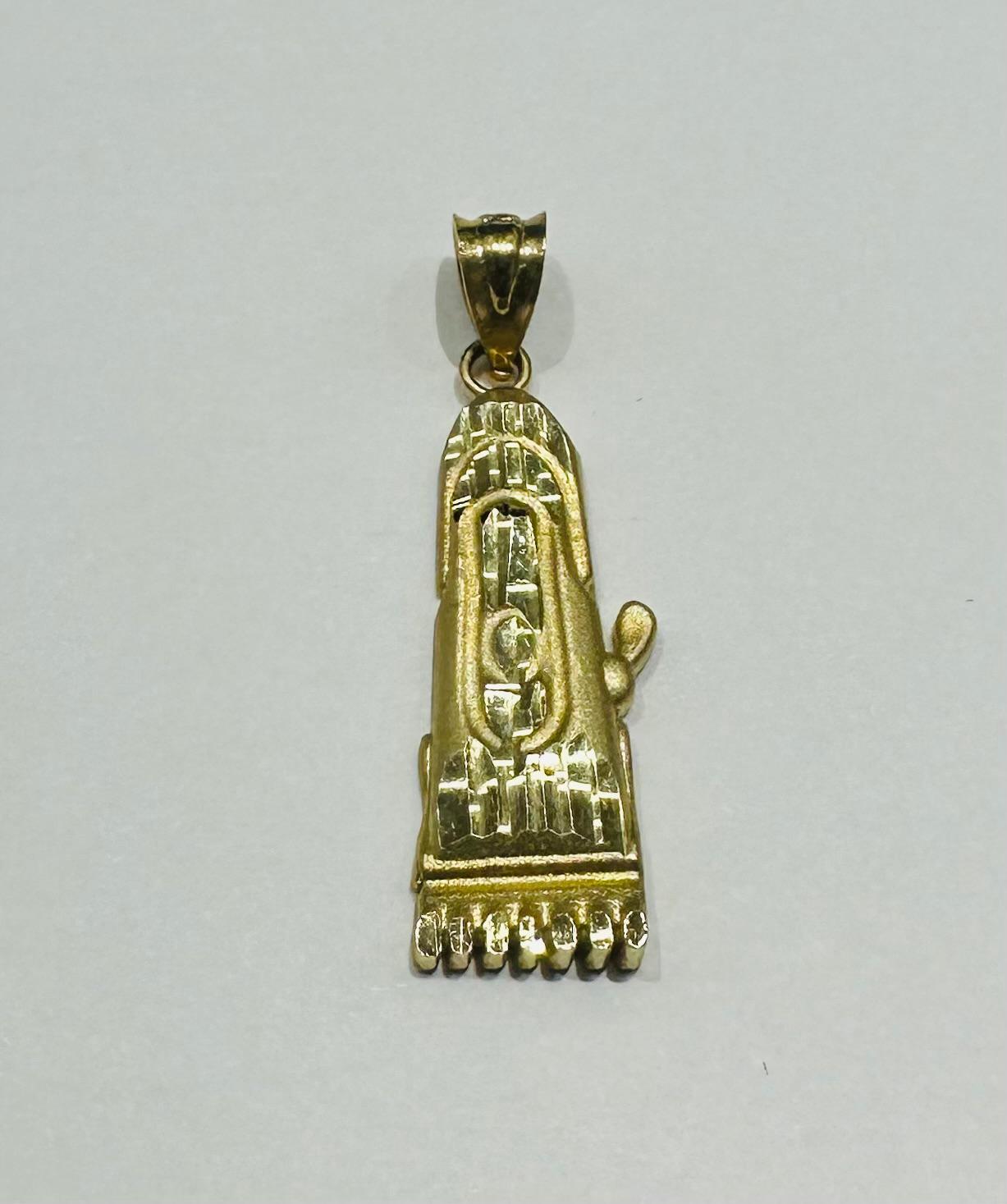 10K GOLD BARBER CLIPPER TRIMMER PENDANT- WEIGHT:  1.5gm