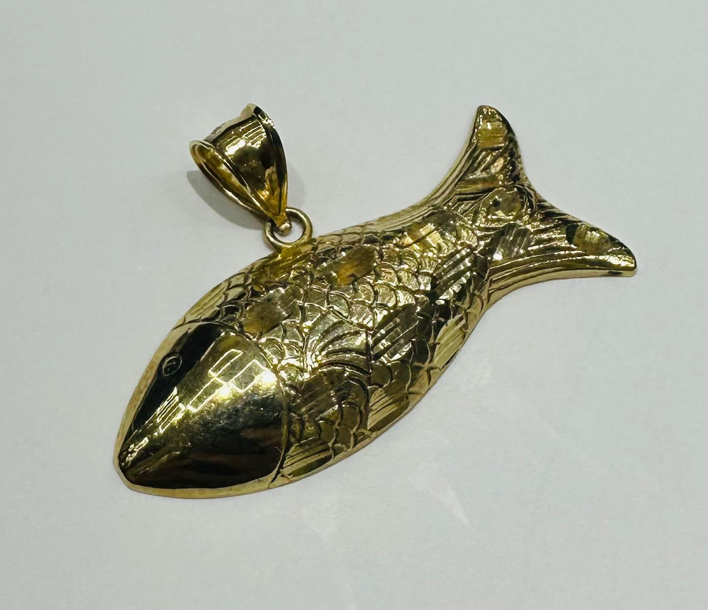 10K GOLD FISH PEDANT- WEIGHT:  3.0gm