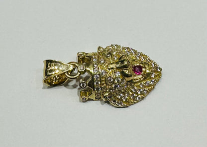 10K GOLD LION PENDANT WITH SAPPHIRE STONES- WEIGHT:  3.8gm
