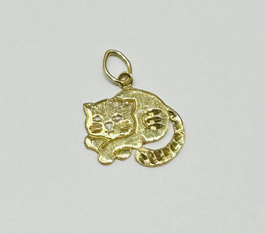 10K GOLD CAT PENDANT