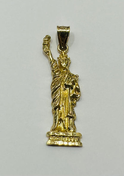 10K GOLD STATUE OF LIBERTY PENDANT- WEIGHT: 2.1gm