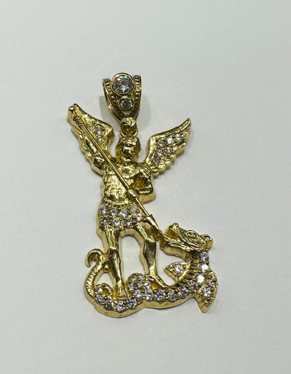 10K GOLD ANGEL PENDANT WITH WHITE SAPPHIRE- WEIGHT:  9.5gm
