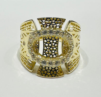 10K GOLD RING WITH WHITE SAPPHIRE- WEIGHT: 3.6gm
