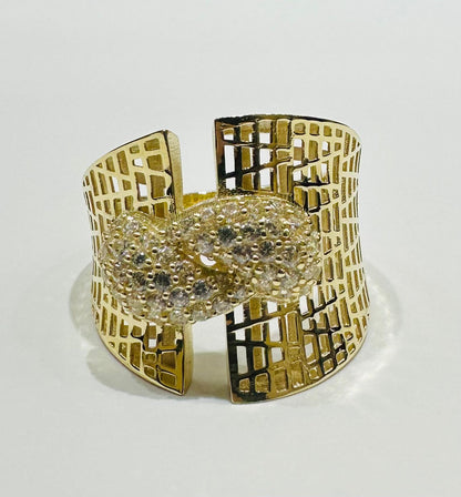 10K GOLD RING WITH WHITE SAPPHIRE- WEIGHT: 3.0gm