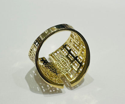 10K GOLD RING WITH WHITE SAPPHIRE- WEIGHT: 3.0gm