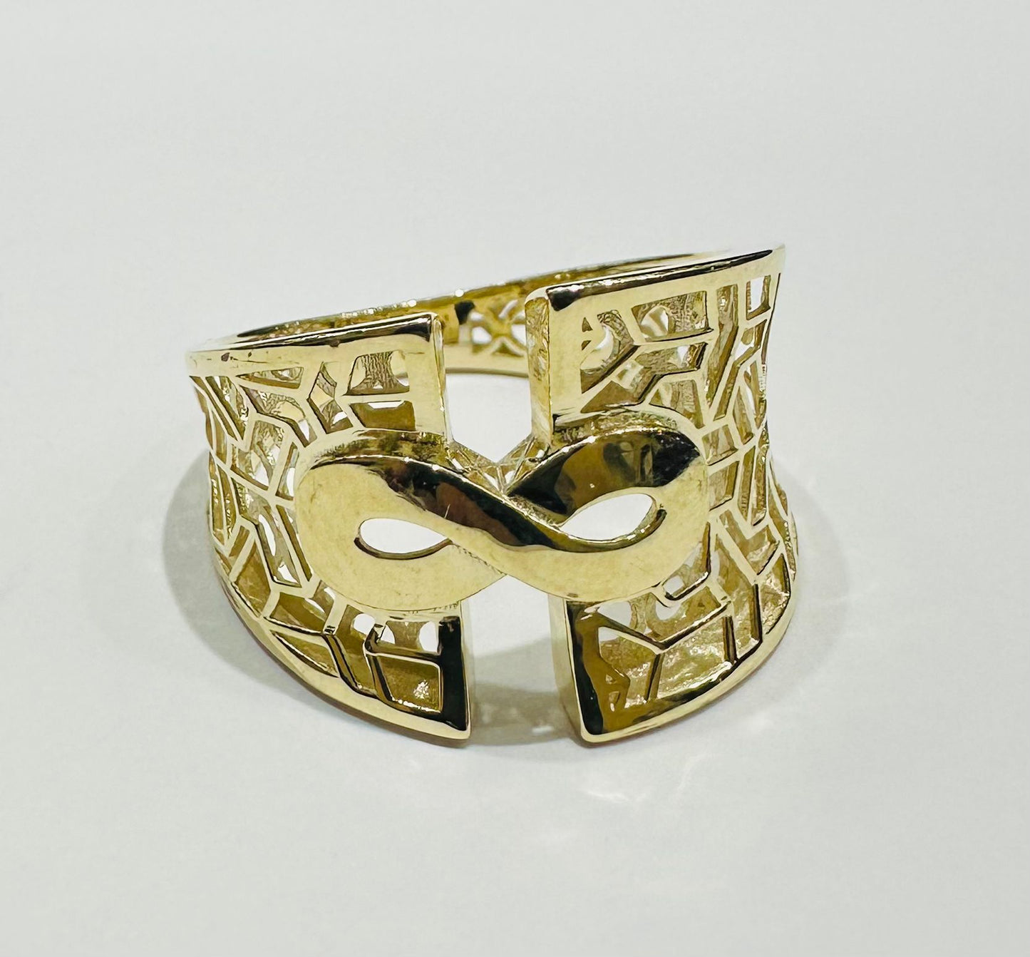 10K GOLD RING- WEIGHT: 2.7gm
