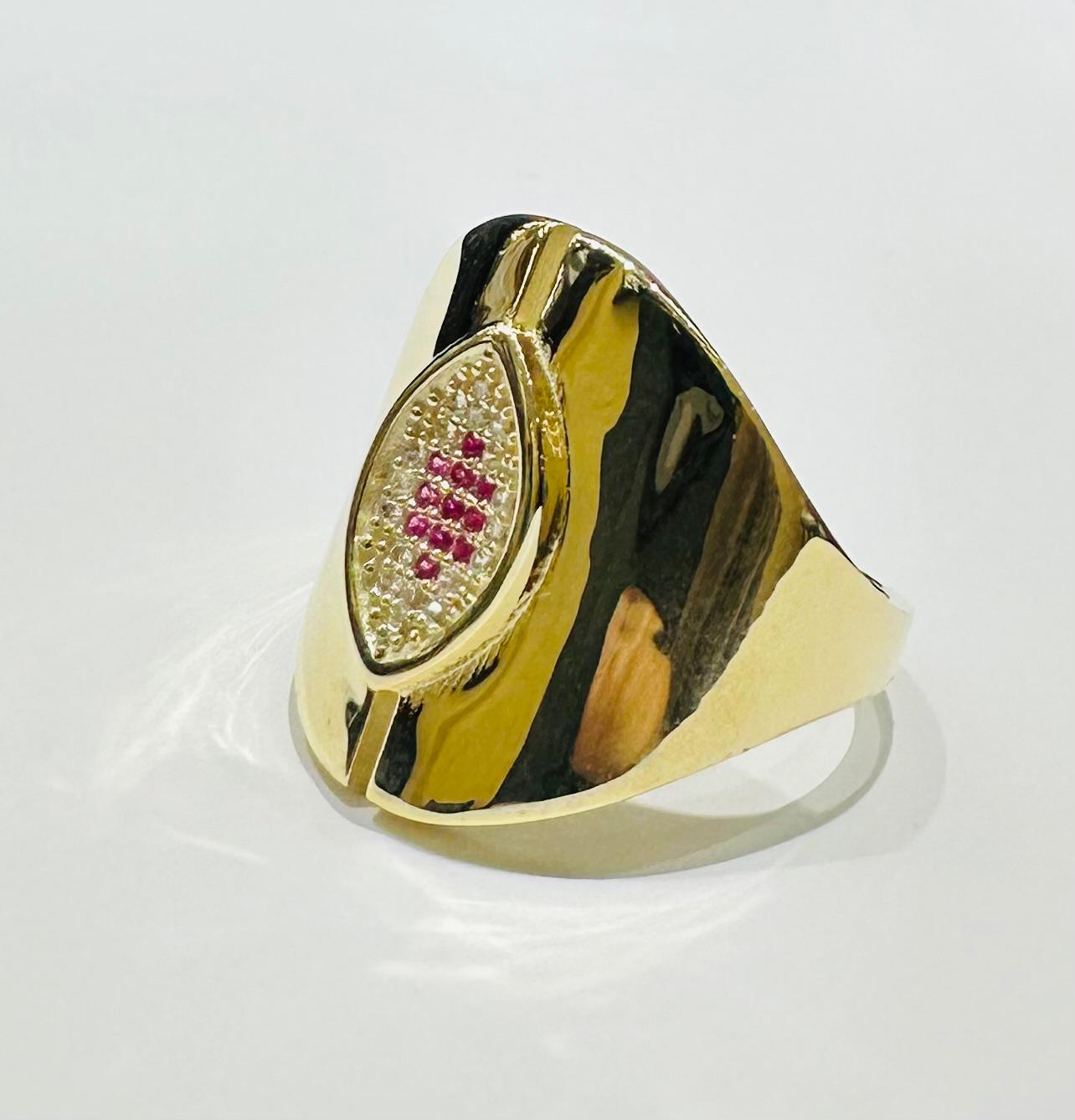10K GOLD RING WITH SAPPHIRE STONES- WEIGHT: 2.7gm